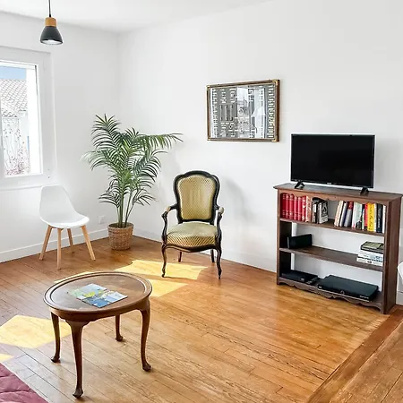 à 5 Min Des Plages, Jardin Privé Appartement Royan