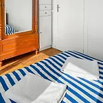 Calme & Central, Famille, Pro, Апартаменти