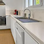 Calme & Central, Famille, Pro, Апартаменти Руаян